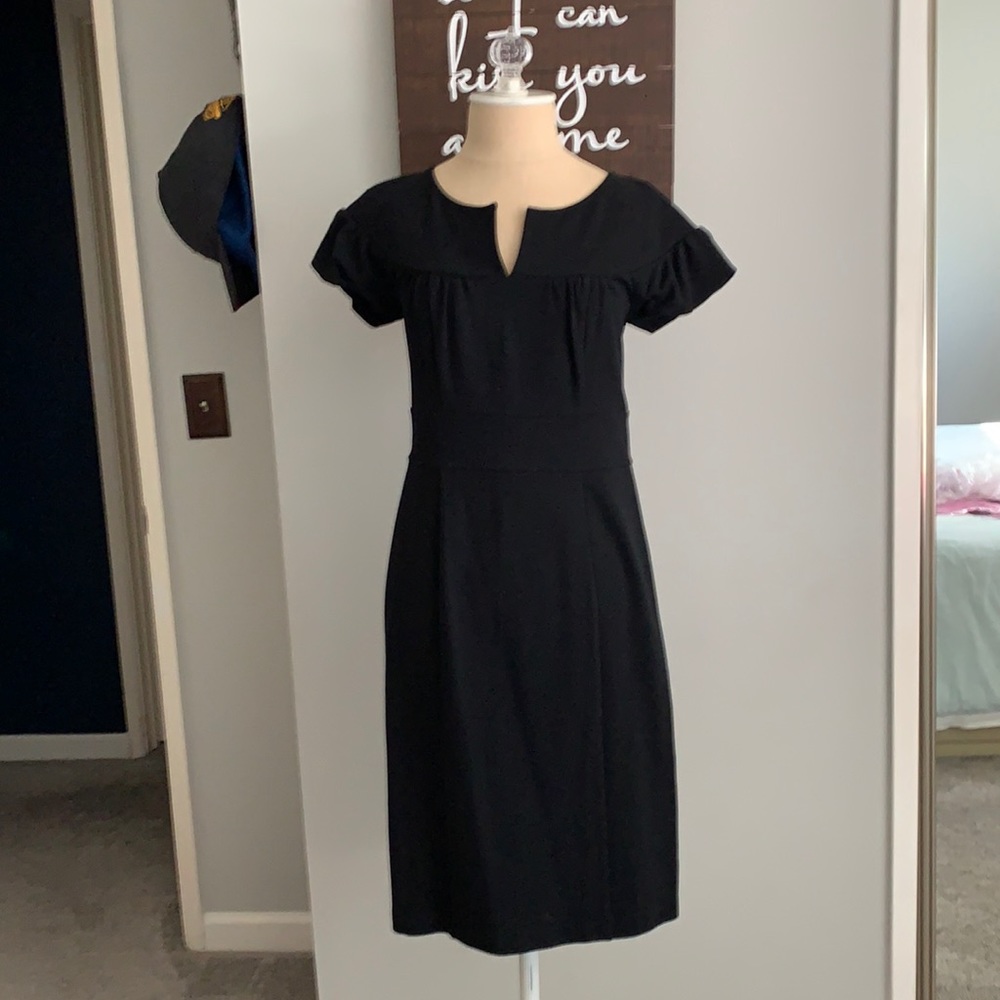 Banana republic black shift dress size 6.